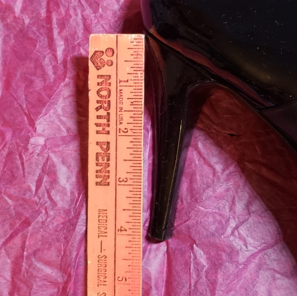 EUC Bandolino 4" Heeled shoes 9½ (wore once) - Picture 5 of 12